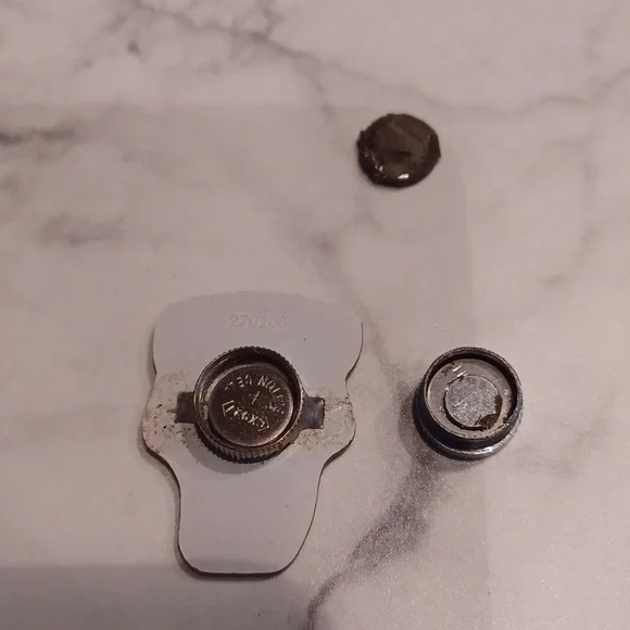 $4 Add-on Flashing Rudolph Pin - Magnetic Back - Picture 4 of 5